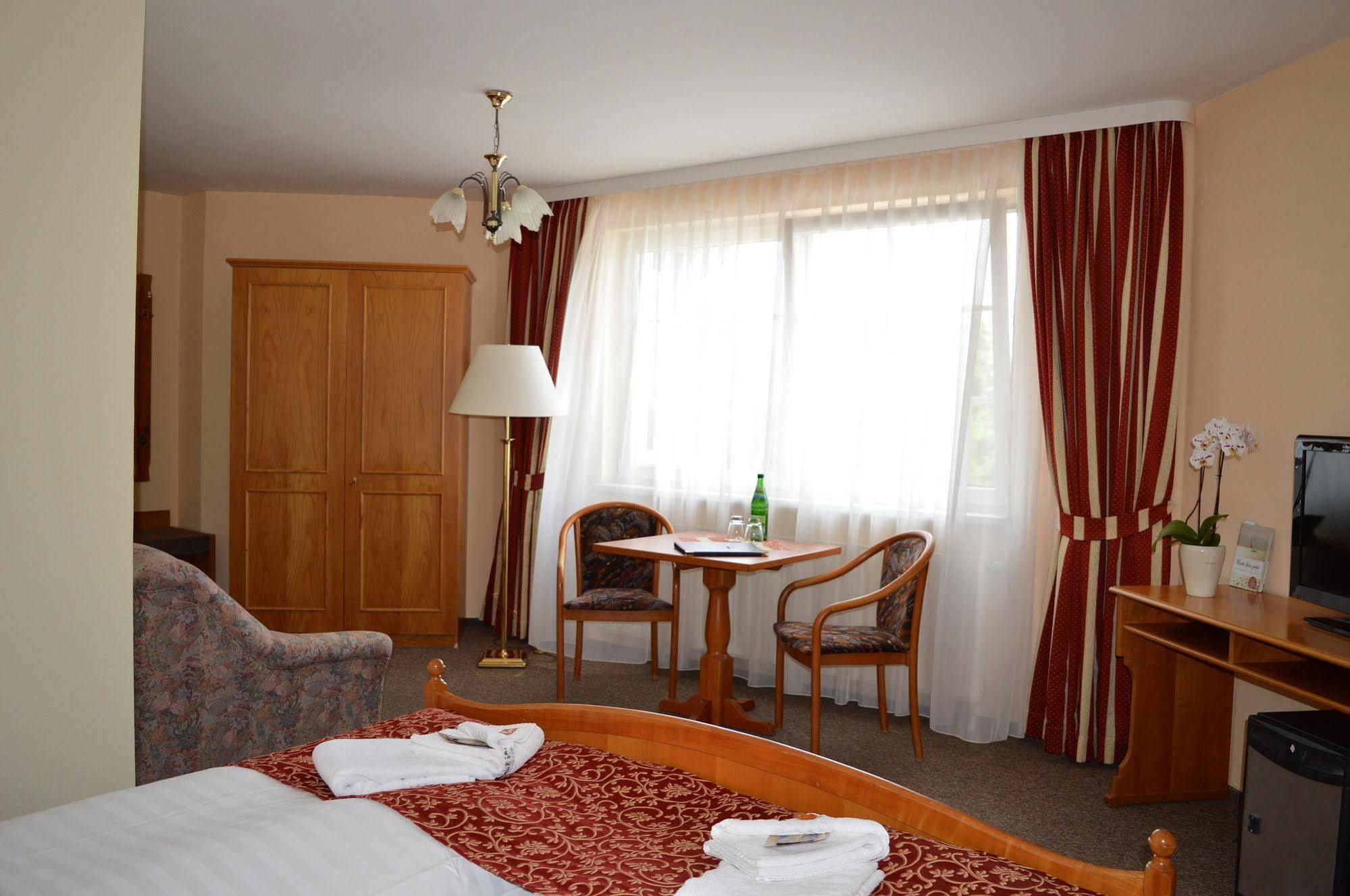 Hotel Auerhahn Masserberg Extérieur photo
