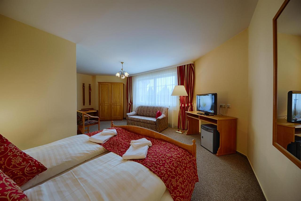 Hotel Auerhahn Masserberg Extérieur photo