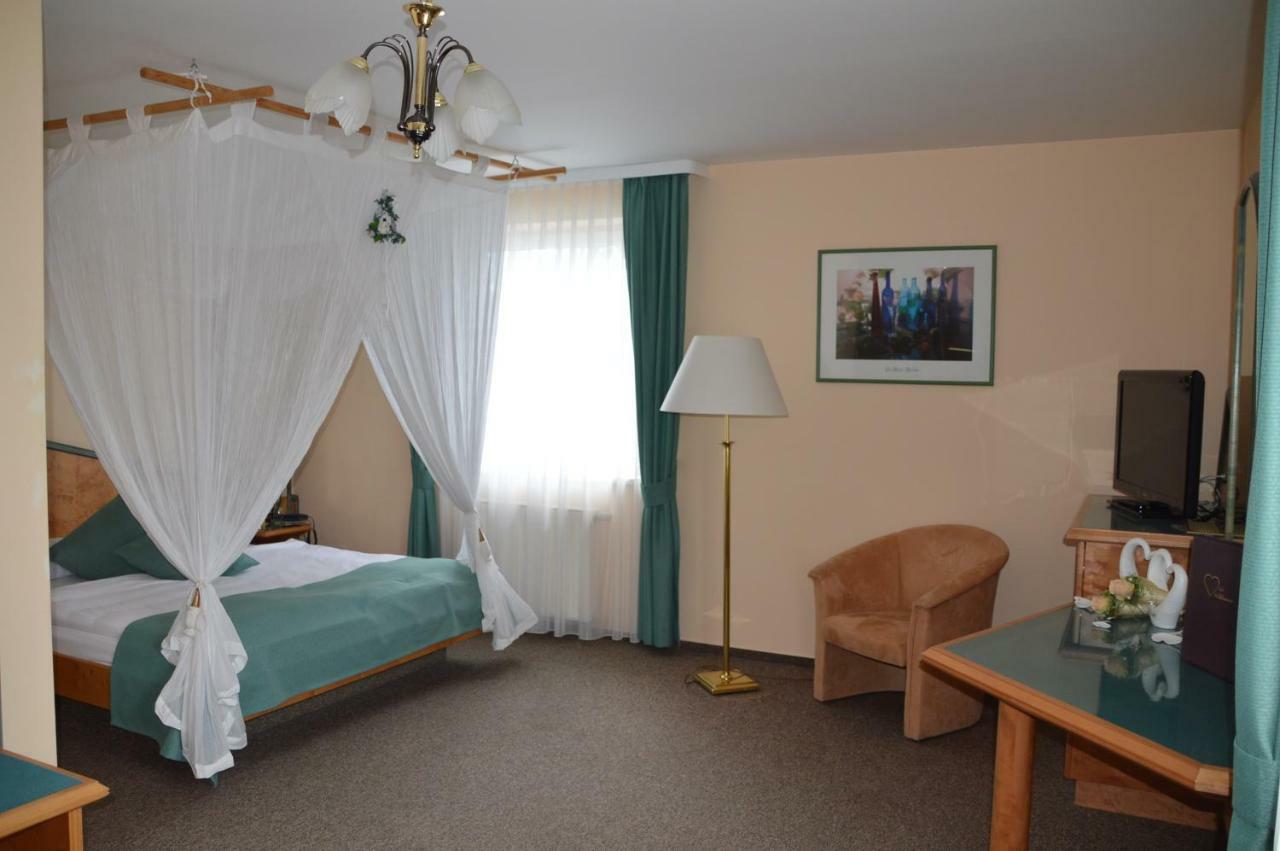 Hotel Auerhahn Masserberg Extérieur photo