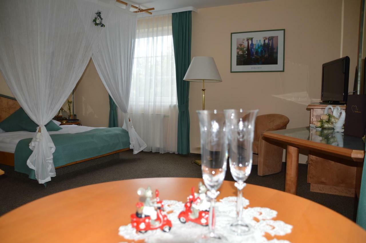 Hotel Auerhahn Masserberg Extérieur photo
